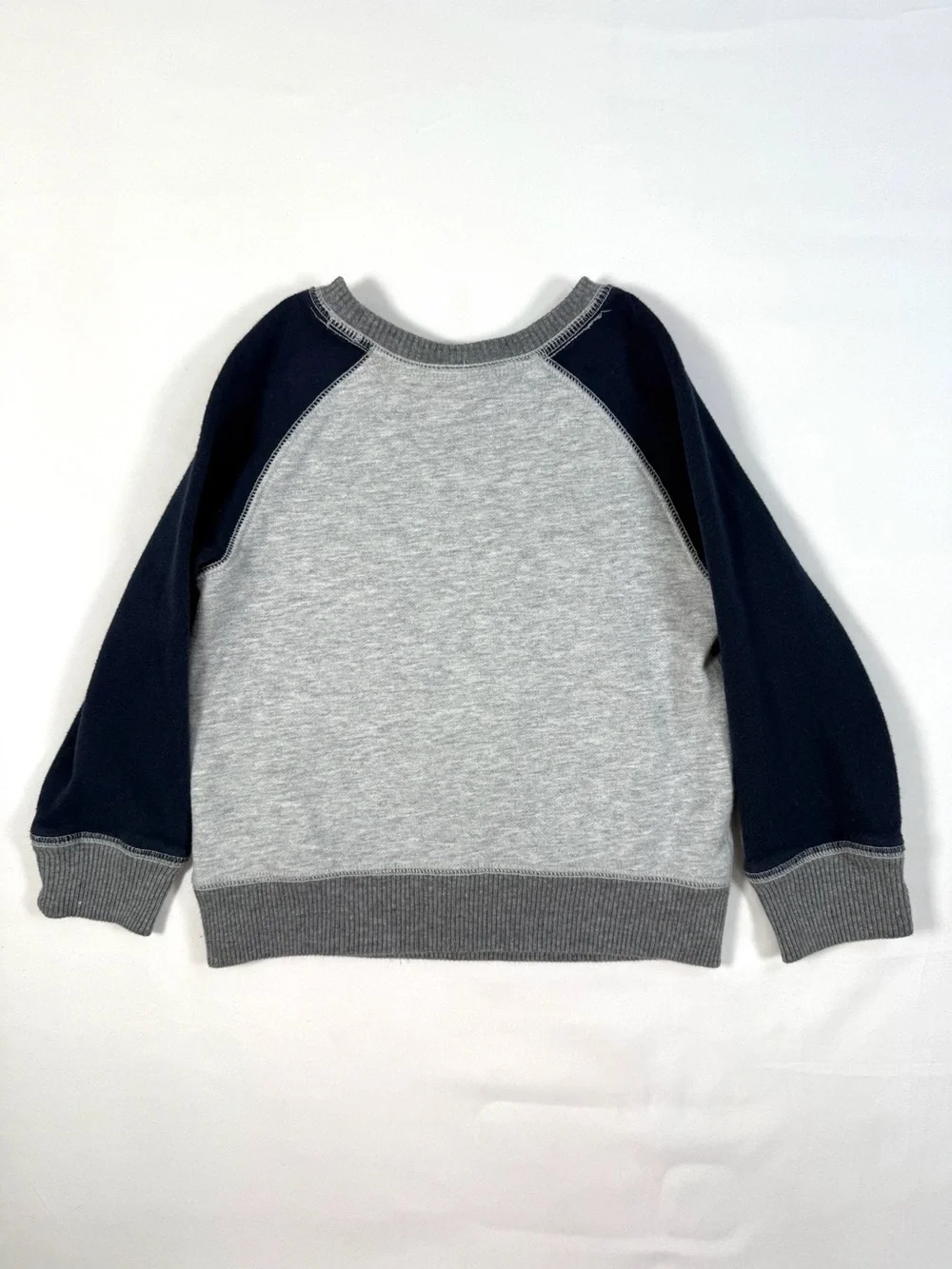 THE‎ CHILDRENS PLACE Boys 2T Sweatshirt Gray Dump Truck Graphic Raglan Crewneck